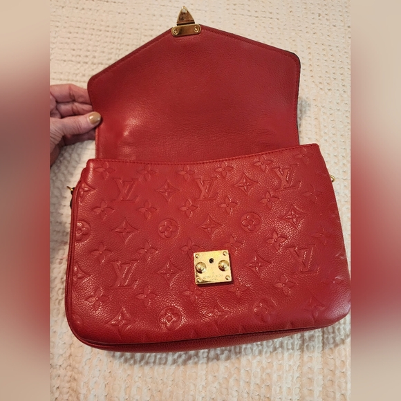Louis Vuitton Empriente Pochette Metis Red Embossed Leather Crossbody Bag - Picture 11 of 16